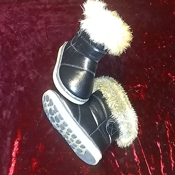 Comfy kids fur boot size 7 - Picture 2 of 11